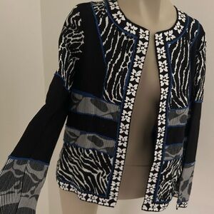 Stylish Black and White Patterned Women's Blazer